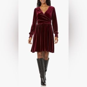 TOMMY HILFIGER
VELVET KNEE MIDI DRESS